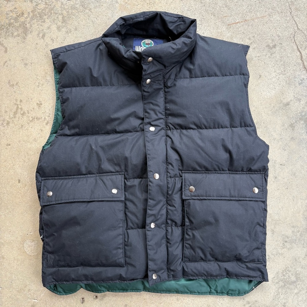 VTG Down Puffer Vest Men's Large Black and Green Full Zip Snap Front Woodlake